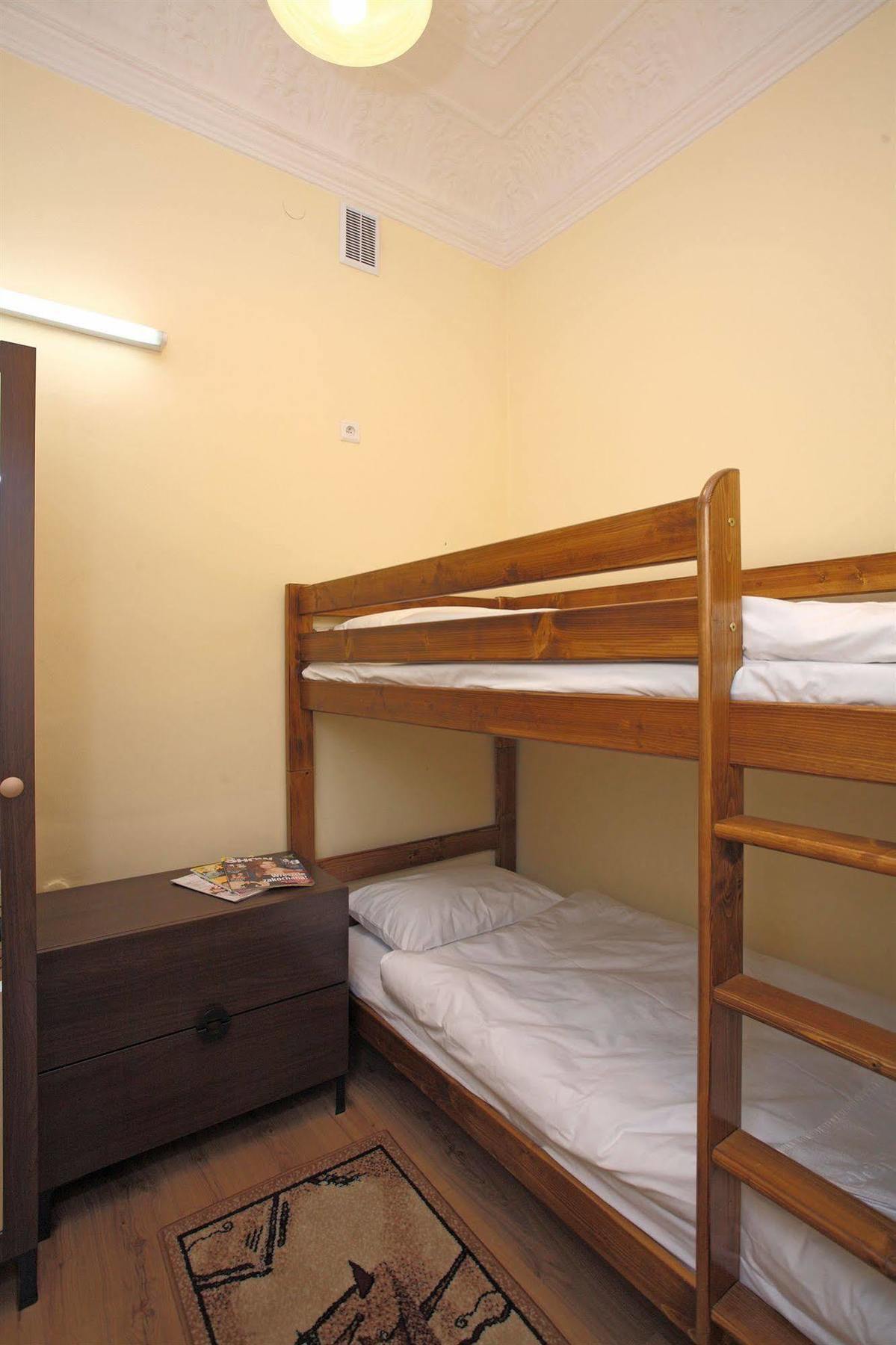Enigma Hostel Kraków Exteriör bild