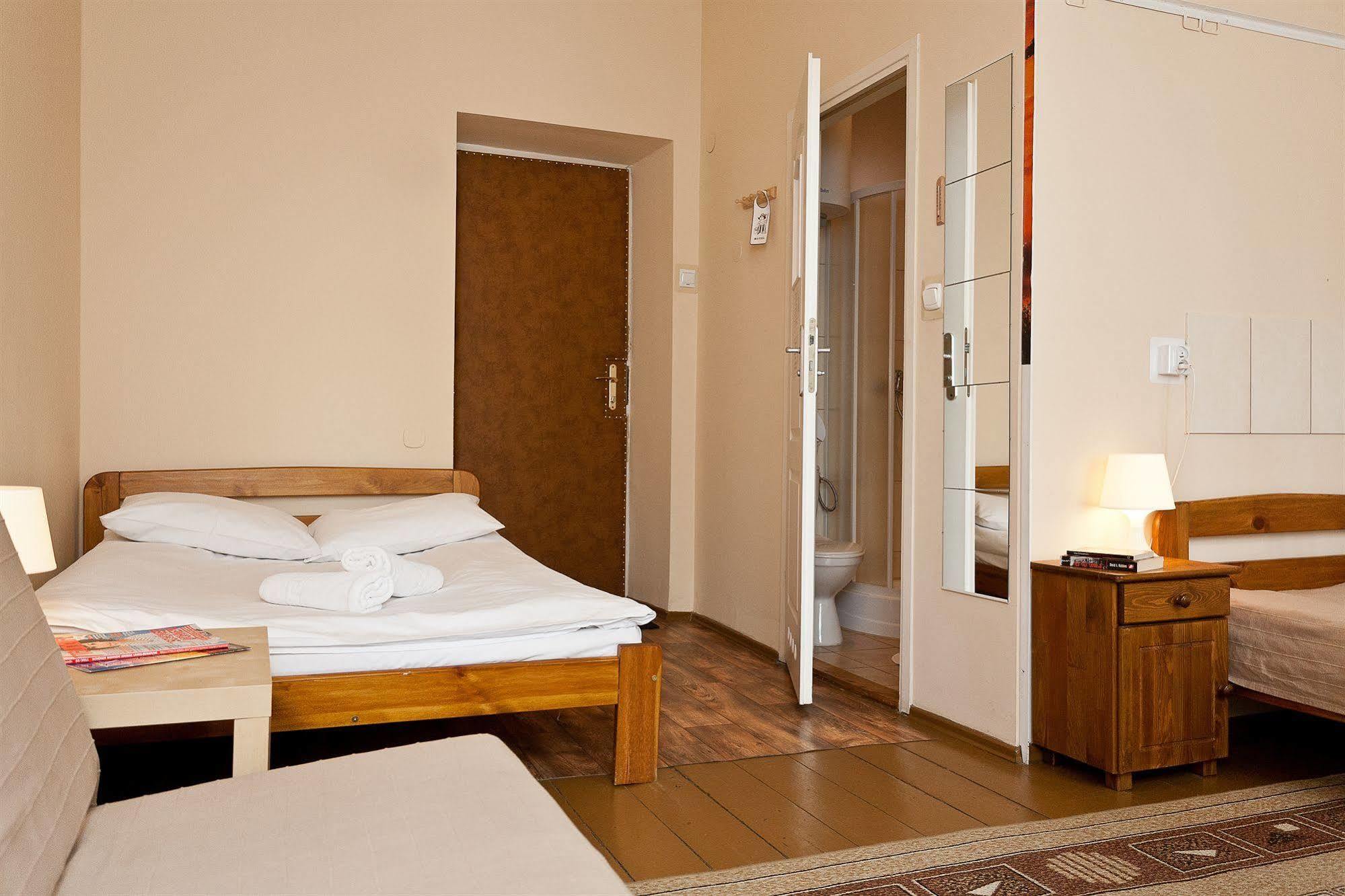 Enigma Hostel Kraków Exteriör bild