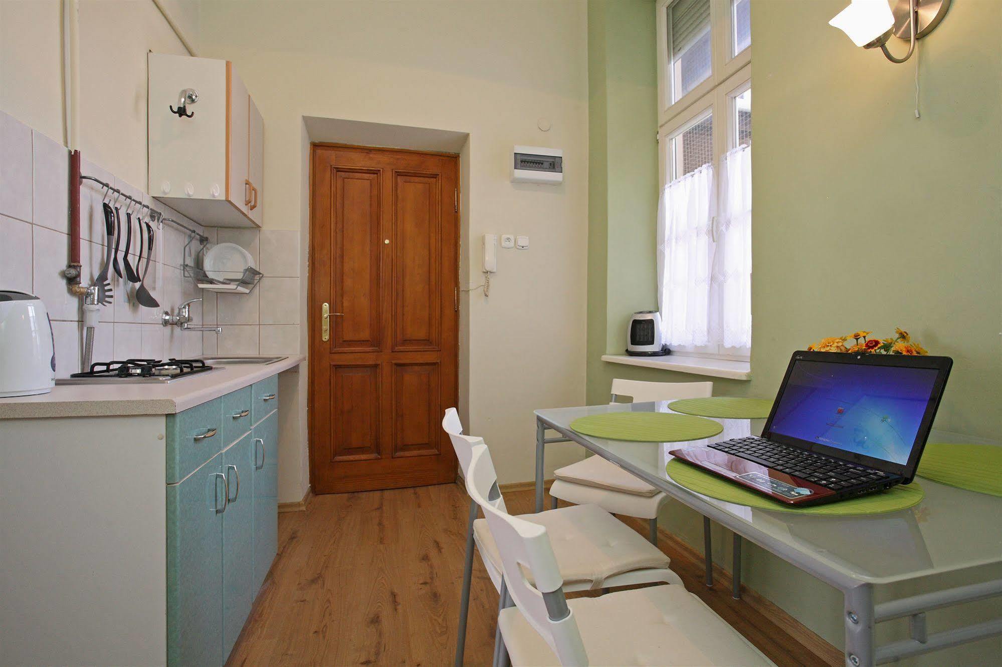 Enigma Hostel Kraków Exteriör bild